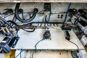 2009 Mainship Expedition 40 thumbnail 25