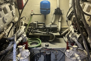 Megalodon 45ft Hatteras Yacht For Sale