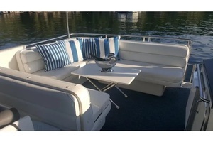 1989 Chris-Craft Catalina 381 thumbnail 9