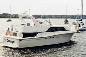 1989 Chris-Craft Catalina 381 thumbnail 3