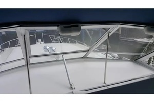 1989 Chris-Craft Catalina 381 thumbnail 8