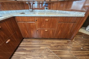 SEA SUITE