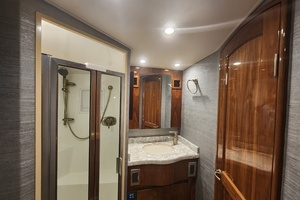 2018 Viking 48 Sport Tower thumbnail 28