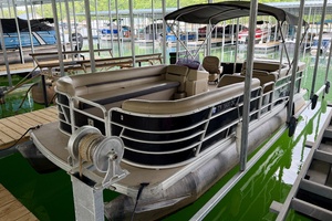 24ft Sweetwater Yacht For Sale