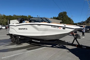 24ft Mastercraft Yacht For Sale