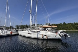 2011 Jeanneau 50 Deck Saloon thumbnail 5