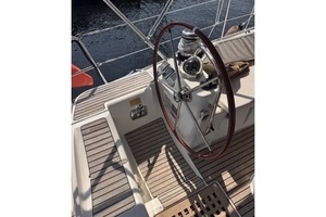 2011 Jeanneau 50 Deck Saloon thumbnail 10