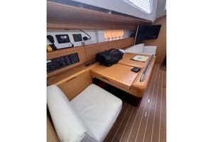 2011 Jeanneau 50 Deck Saloon thumbnail 16