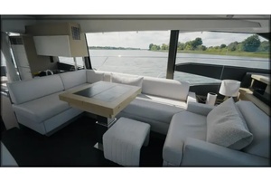 2018 PRESTIGE YACHTS 520S