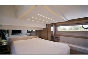 2018 PRESTIGE YACHTS 520S
