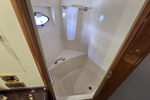 2001 Carver 570 Voyager Pilothouse thumbnail 34