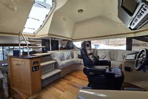 2001 Carver 570 Voyager Pilothouse thumbnail 26