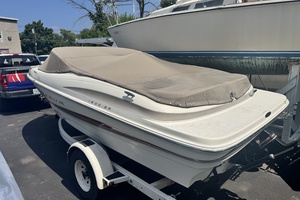 18ft Maxum Yacht For Sale