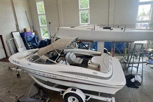 18ft Maxum Yacht For Sale