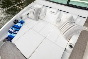 2021 Sea Ray Sundancer 320 Outboard thumbnail 5