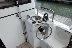 2016 Cutwater C-28 LE thumbnail 17