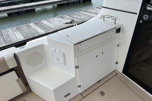 2016 Cutwater C-28 LE thumbnail 13