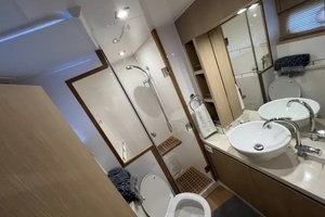 2018 Aquila 44 YACHT thumbnail 7