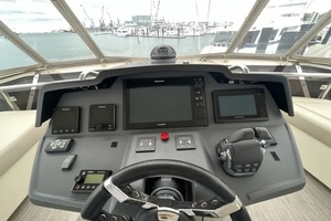 2018 Aquila 44 YACHT thumbnail 12