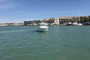 32ft Boston Whaler Yacht For Sale