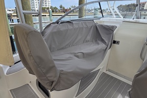 32ft Boston Whaler Yacht For Sale