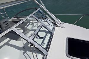 32ft Boston Whaler Yacht For Sale