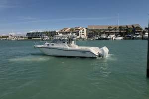 32ft Boston Whaler Yacht For Sale