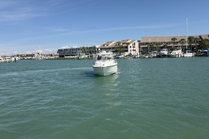 32ft Boston Whaler Yacht For Sale