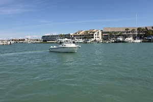 32ft Boston Whaler Yacht For Sale