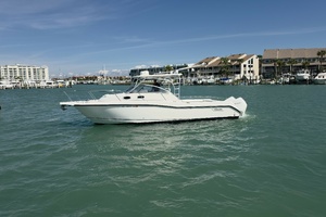 32ft Boston Whaler Yacht For Sale