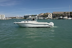 32ft Boston Whaler Yacht For Sale