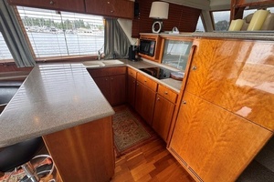 2001 Navigator Pilothouse thumbnail 14