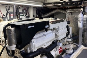 2001 Navigator Pilothouse thumbnail 28