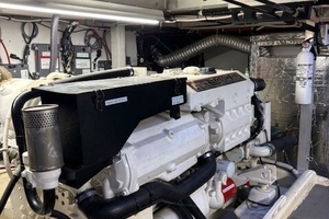 2001 Navigator Pilothouse thumbnail 28