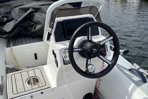 2001 Navigator Pilothouse thumbnail 10