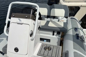 2001 Navigator Pilothouse thumbnail 9