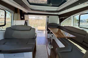 2016 Cruisers Yachts 41 Cantius thumbnail 19
