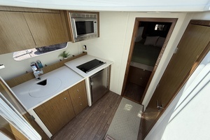 2016 Cruisers Yachts 41 Cantius thumbnail 20