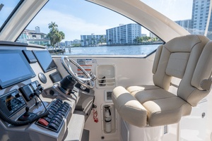 Offshore Asset 34ft Pursuit Yacht For Sale