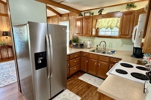 2002 Custom 20 x 53 Floating Cabin - Approx 999/sqft thumbnail 34