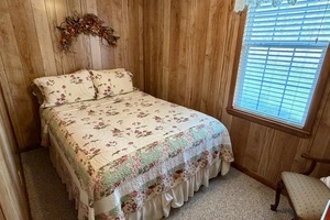 2002 Custom 20 x 53 Floating Cabin - Approx 999/sqft thumbnail 48
