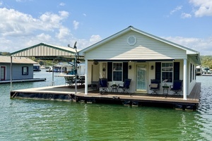 2002 Custom 20 x 53 Floating Cabin - Approx 999/sqft thumbnail 5