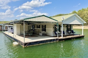 2002 Custom 20 x 53 Floating Cabin - Approx 999/sqft thumbnail 3