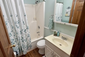 2002 Custom 20 x 53 Floating Cabin - Approx 999/sqft thumbnail 44
