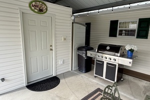 2002 Custom 20 x 53 Floating Cabin - Approx 999/sqft thumbnail 89