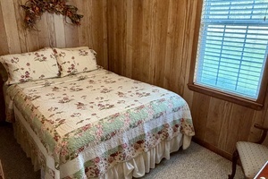 2002 Custom 20 x 53 Floating Cabin - Approx 999/sqft thumbnail 47