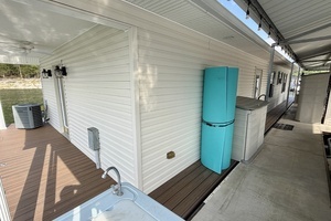2002 Custom 20 x 53 Floating Cabin - Approx 999/sqft thumbnail 82