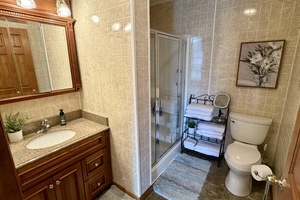 2002 Custom 20 x 53 Floating Cabin - Approx 999/sqft thumbnail 74