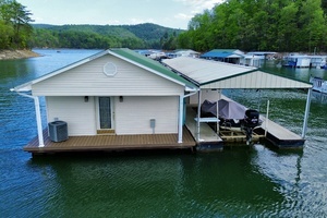 2002 Custom 20 x 53 Floating Cabin - Approx 999/sqft thumbnail 11