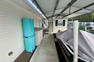 2002 Custom 20 x 53 Floating Cabin - Approx 999/sqft thumbnail 83